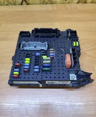 Volvo S60 Fuse module 8676391 00005155057 12217799