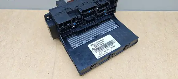 Mercedes-Benz C W203 Fuse box set 0025459301
