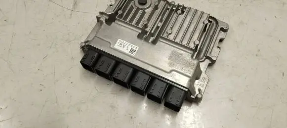 BMW 1 F40 Engine control unit/module 5a24333 0261s103gj 631041