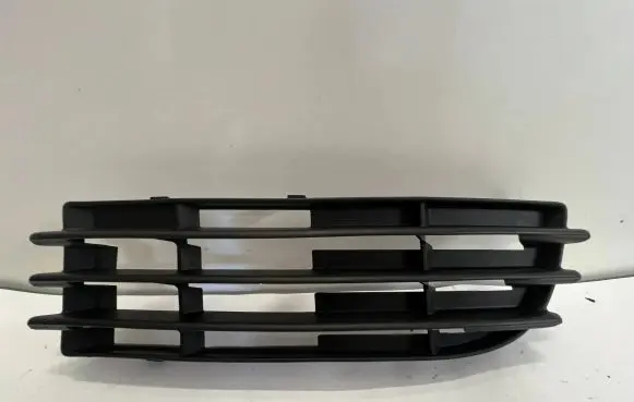 Mitsubishi Colt Front bumper lower grill MN105193 MN105193XA