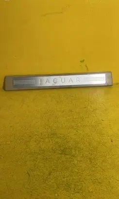 Jaguar XF X250 Front sill trim cover 8X2313201A