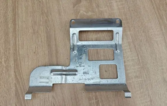 Other engine bay part