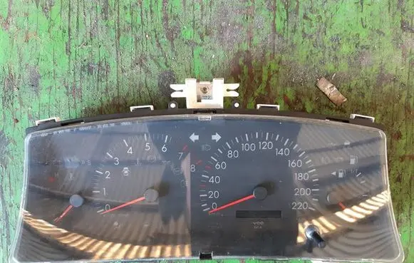 Toyota Corolla E120 E130 Speedometer (instrument cluster)