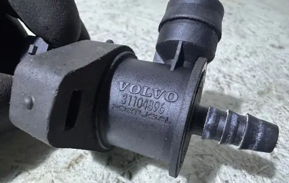 Volvo S60 Vacuum valve 31104896