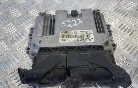 KIA Ceed Engine control unit/module 391132A560 0281016571