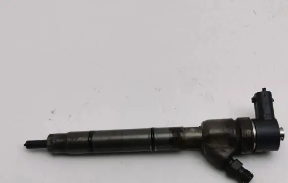 Hyundai i40 Fuel injector 338002A800 0445110411