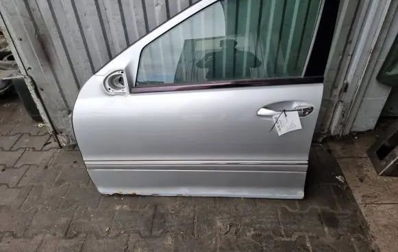 Mercedes-Benz S W220 Front door