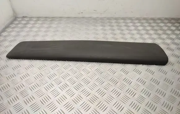 Opel Vivaro Front door trim (molding) 8200036086