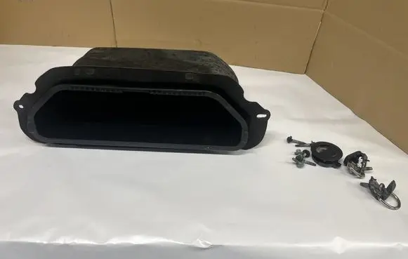 Dodge RAM 1500 DS Glove box 6028555 5YM16TRMAA