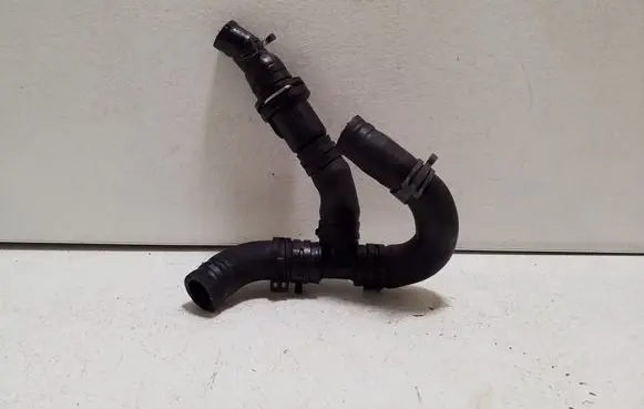 Engine coolant pipe/hose