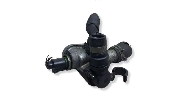 Volkswagen PASSAT B5 Thermostat 038121133AKASACJA 038121133A