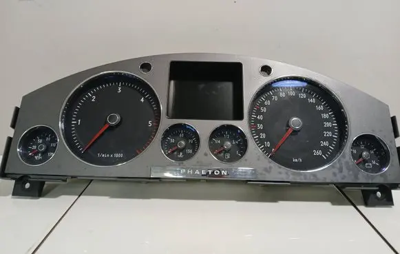 Volkswagen Phaeton Speedometer (instrument cluster) 3D0920882N 0263619404