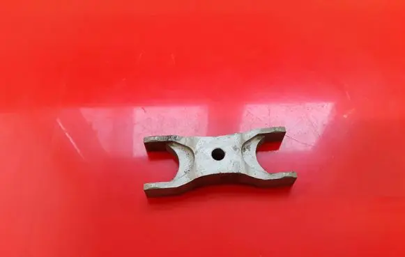 Skoda Superb B6 (3T) Fuel Injector clamp holder 03L216A