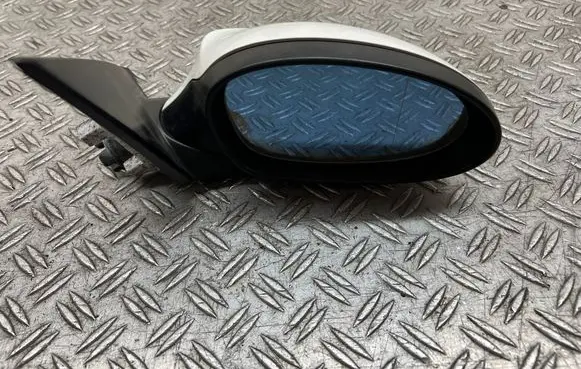 Front door electric wing mirror