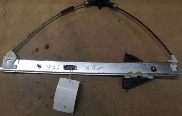 Mazda 3 I Front window lifting mechanism without motor