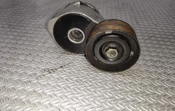 Land Rover Discovery Generator/alternator belt tensioner
