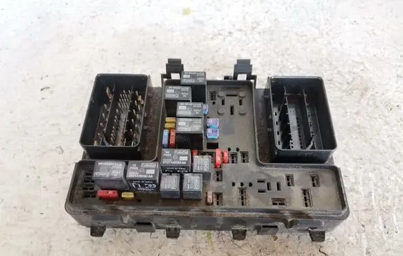Ford Fusion II Fuse module DG9T14A067AF