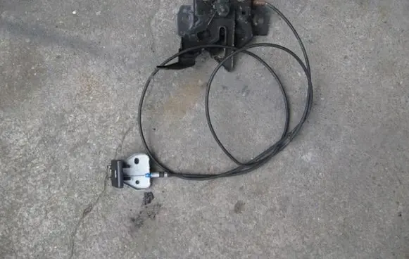Ford Escape II Engine bonnet/hood lock/catch