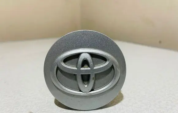 Toyota RAV 4 (XA40) Original wheel cap