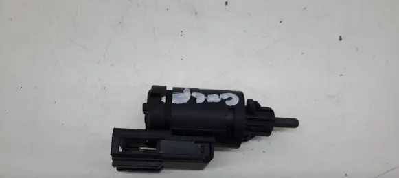 Volkswagen Golf V Brake pedal sensor switch 3B0945511A