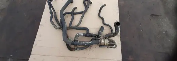 Land Rover Discovery 3 - LR3 Engine coolant pipe/hose 7H328575AD