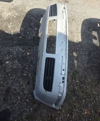 Volkswagen Golf V Front bumper 