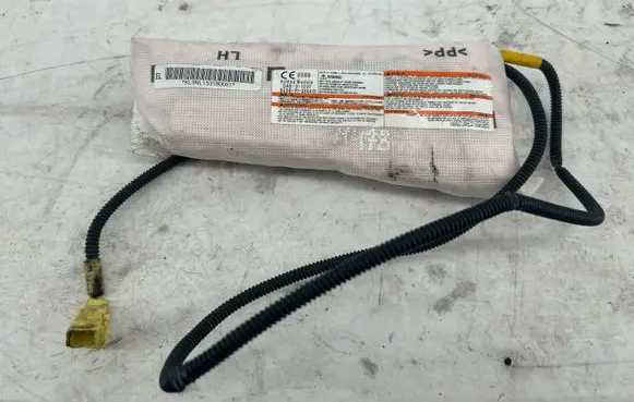 Nissan Leaf I (ZE0) Seat airbag 0589P1000413 SAB31007 308118750AC