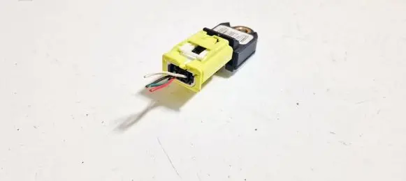 Toyota Avensis T270 Airbag deployment crash/impact sensor 8983105040 89831-05040