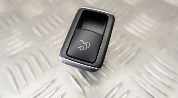 Tailgate opening switch