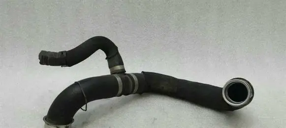 Mercedes-Benz CLS C219 Engine coolant pipe/hose A2115018982