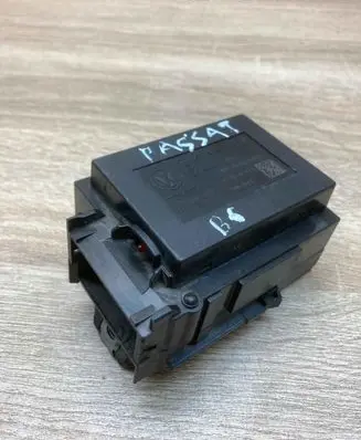 Volkswagen PASSAT B6 Ignition lock 3C0905843M 33303301