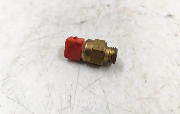 BMW 5 E39 Sensor 1741900 BMW130C