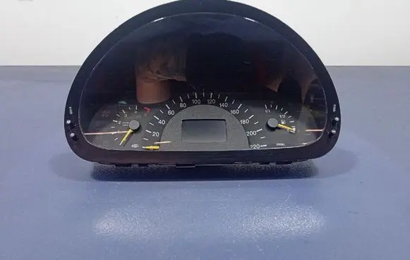 Mercedes-Benz Vito Viano W639 Speedometer (instrument cluster) A6394460321