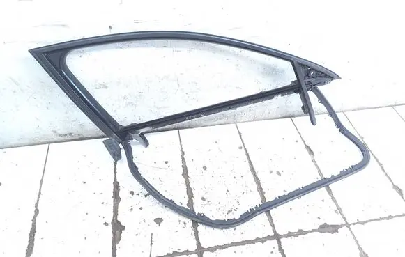Audi A6 S6 C6 4F Front door window/glass frame 4F0837630