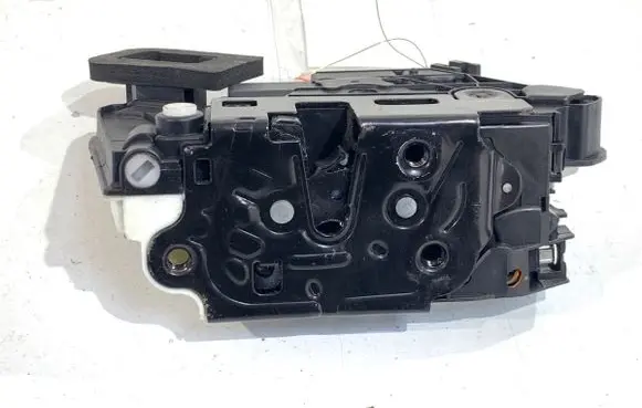 Volkswagen Jetta VI Rear door lock 