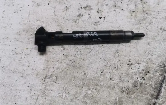 Mercedes-Benz Sprinter W906 Fuel injector 428325856