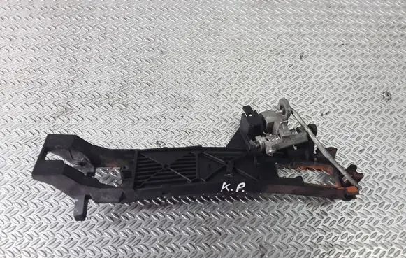 Mercedes-Benz S W220 Front door exterior handle/bracket 