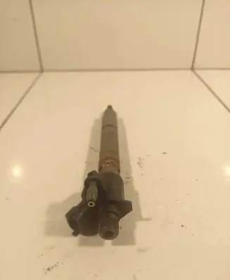 Volvo V60 Fuel injector 31303238 101209 B445141