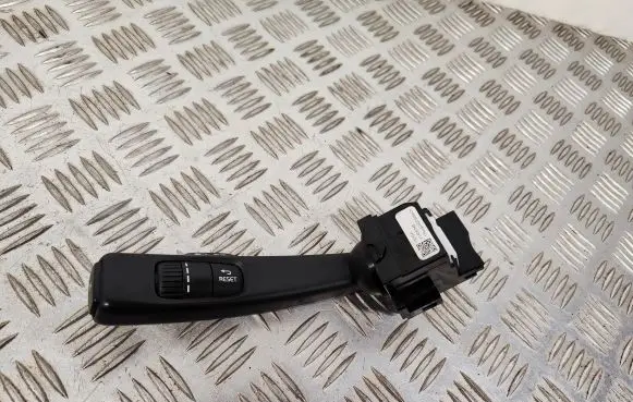 Volvo V60 Indicator stalk 31456045