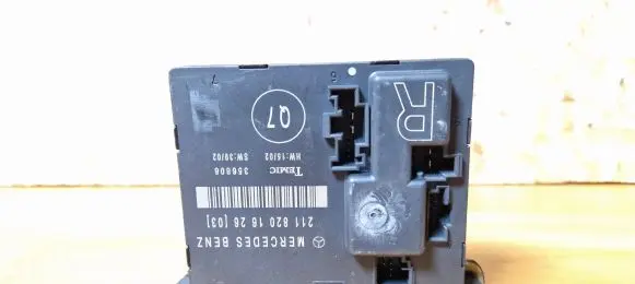 Mercedes-Benz E W211 Door control unit/module 2118201626