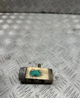 Air conditioning (A/C) expansion valve