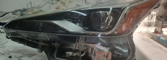 Toyota Prius+ (ZVW40) Headlight/headlamp C302