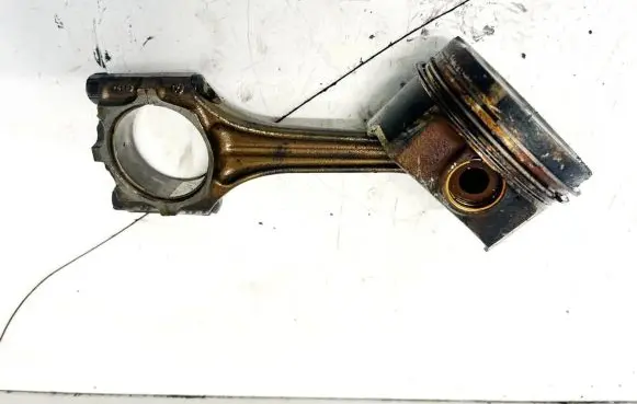 Volkswagen PASSAT B5 Piston with connecting rod
