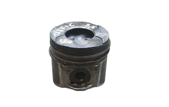 Renault Trafic II (X83) Piston 089168