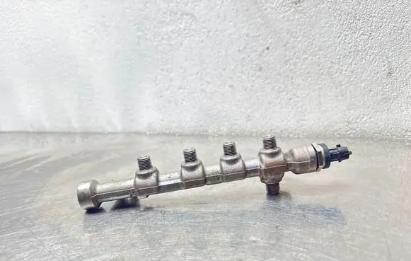 Opel Insignia A Fuel main line pipe 55576177 602034 0445214221