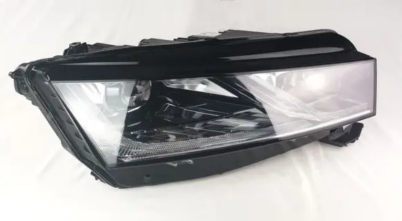 Skoda Octavia Mk4 Headlight/headlamp 5E4941016A 030111823400 LE18A6419