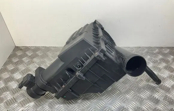Volkswagen Jetta VI Air filter box 3C0129601CA 3C0129601AM 3C0129607BF