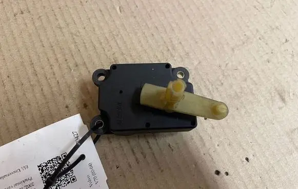 Volvo V70 Air flap motor/actuator 74932 160304