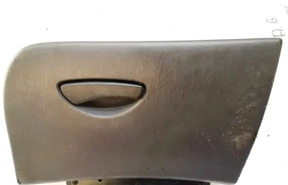 Glove box