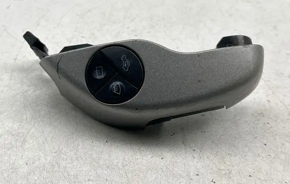 Toyota Prius (XW20) Steering wheel buttons/switches F70CV164 38D3D